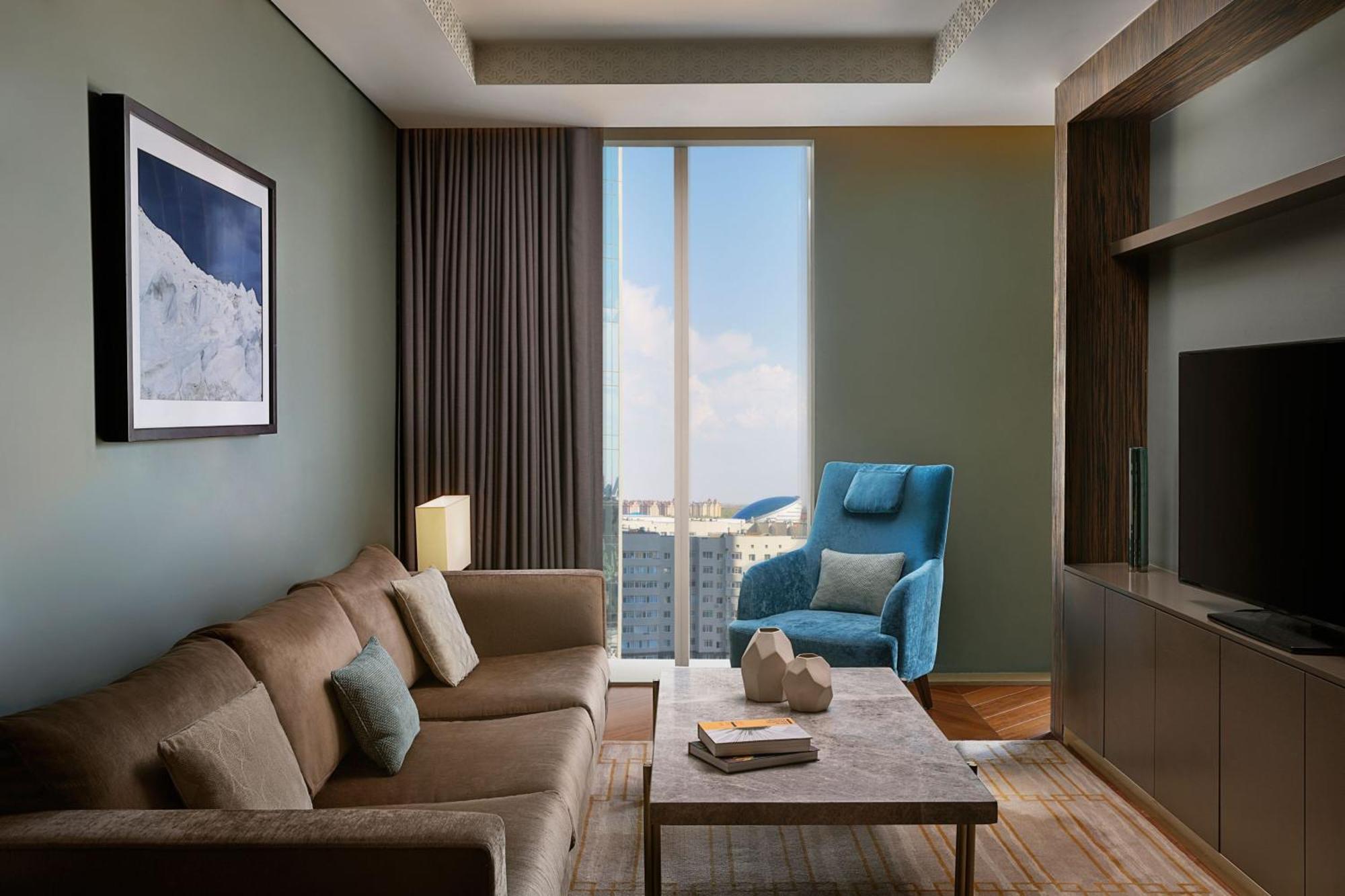 Sheraton Astana Hotel Exterior photo Living room
