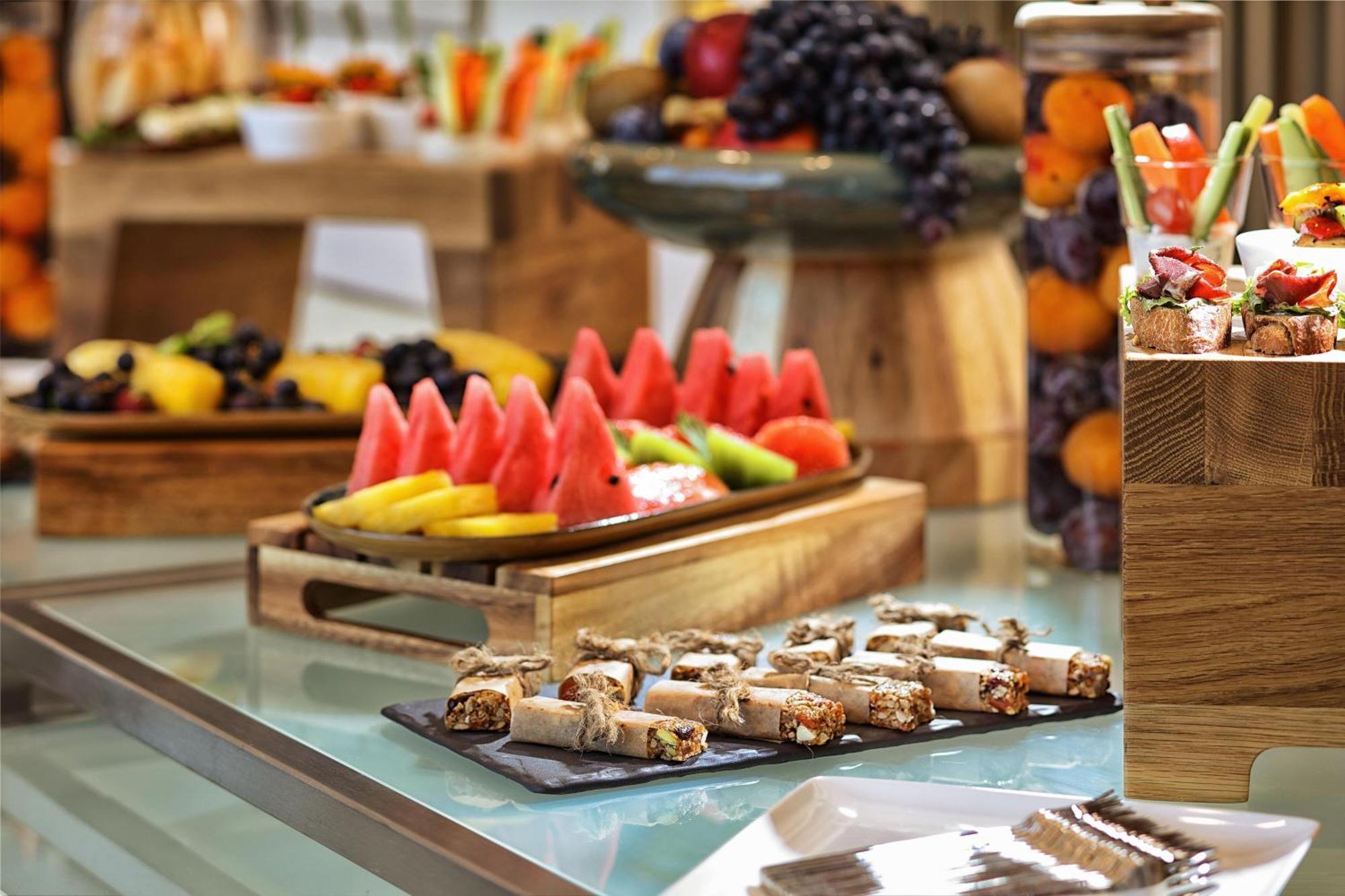 Sheraton Astana Hotel Exterior photo A buffet at a hotel