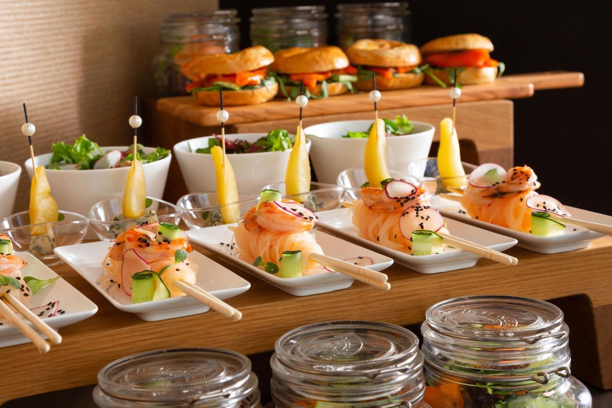 Sheraton Astana Hotel Exterior photo Canapés
